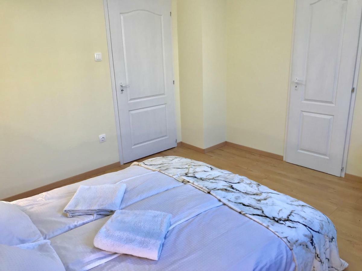 Ella Apartman Debrecen Eksteriør bilde
